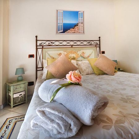 Bed and Breakfast La Finestra Sul Mare Isquia Exterior foto