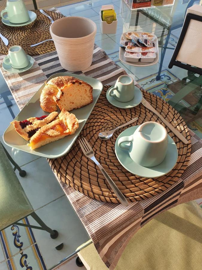 Bed and Breakfast La Finestra Sul Mare Isquia Exterior foto