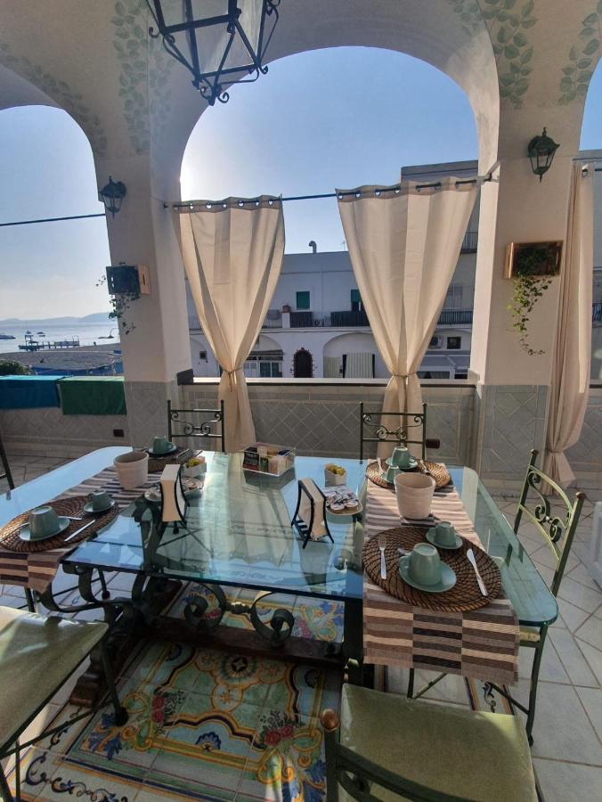 Bed and Breakfast La Finestra Sul Mare Isquia Exterior foto
