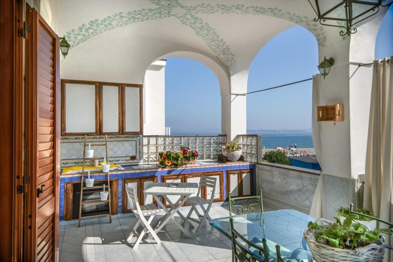 Bed and Breakfast La Finestra Sul Mare Isquia Exterior foto